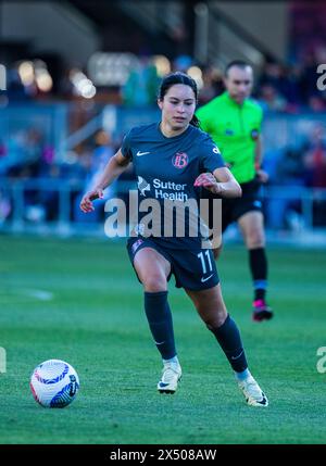 5. Mai 2024 San Jose, CA USA Bay FC Stürmer Scarlett Camberos (11) spielt während des NWSL-Spiels zwischen dem Chicago Red Star und dem Bay FC den Ball. Chicago Beat Bay FC 2-1 im Pay PAL Park San Jose Kalifornien Thurman James/CSM Stockfoto