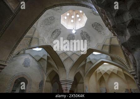 Shiraz, Iran - 16. März 2024: Vakil Bath ist ein altes öffentliches Badehaus in Shiraz, Iran. Stockfoto