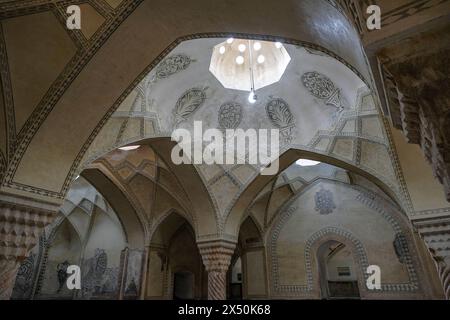 Shiraz, Iran - 16. März 2024: Vakil Bath ist ein altes öffentliches Badehaus in Shiraz, Iran. Stockfoto