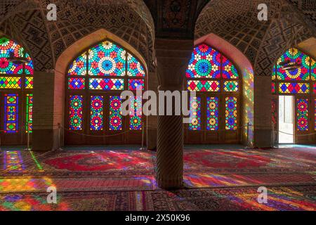 Shiraz, Iran – 17. März 2024: Die Nasir al-Mulk-Moschee, auch bekannt als die Rosa Moschee in Shiraz, Iran. Stockfoto