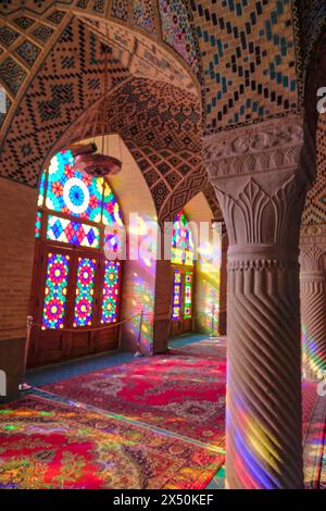 Shiraz, Iran – 17. März 2024: Die Nasir al-Mulk-Moschee, auch bekannt als die Rosa Moschee in Shiraz, Iran. Stockfoto