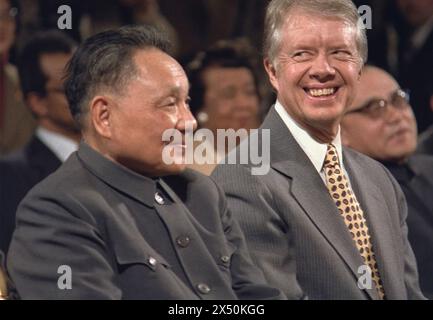 JIMMY CARTER, US-Präsident, mit dem chinesischen Führer Deng Xiaoping im Jahr 1979 Stockfoto