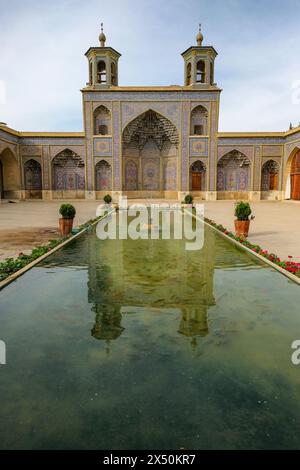 Shiraz, Iran – 17. März 2024: Die Nasir al-Mulk-Moschee, auch bekannt als die Rosa Moschee in Shiraz, Iran. Stockfoto