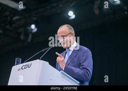 Berlin, Deutschland 06. - 08. Mai 2024: 36. Parteitag der CDU Deutschlands im Bild: Friedrich Merz CDU, lächelt *** Berlin, Deutschland 06 08 Mai 2024 36 Parteikonferenz der CDU Deutschland im Bild Friedrich Merz CDU , lächelnd Copyright: XFotostandx/xReuhlx Stockfoto