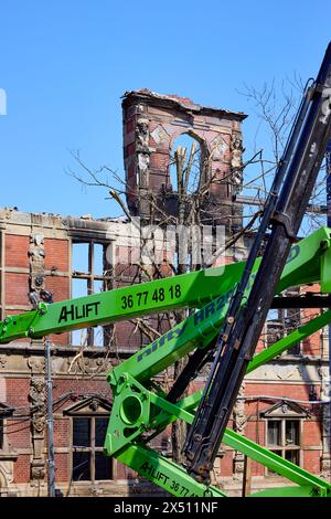 Børsen („die Börse“), nach dem Brand (16. April 2024); Kopenhagen, Dänemark Stockfoto