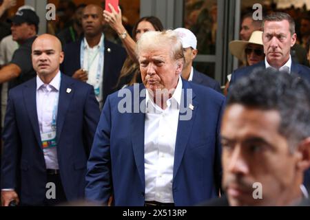 Miami Gardens, USA. Mai 2024. Der ehemalige US-Präsident Donald Trump, der am 5. Mai 2024 in Miami Gardens, USA, den Grand Prix von Miami auf dem Miami International Autodrome feierte. (Foto von HOCH ZWEI) Credit: dpa/Alamy Live News Stockfoto