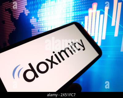 Konskie, Polen - 29. April 2024: Das Firmenlogo von Doximity wird auf dem Mobiltelefon angezeigt Stockfoto