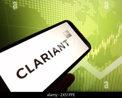 Konskie, Polen - 29. April 2024: Das Firmenlogo von Clariant wird auf dem Mobiltelefon angezeigt Stockfoto