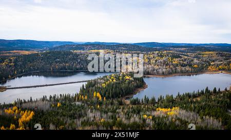 Neys, Ontario: See Inmitten Der Herbstlichen Pracht Stockfoto