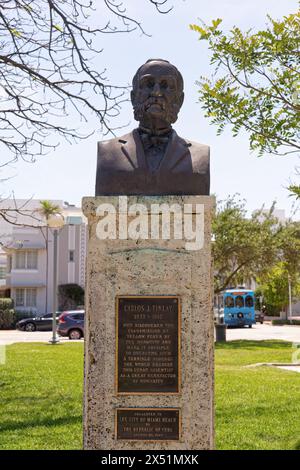 Miami, Florida - 2. April 2024: Der kubanische Wissenschaftler Carlos J. Finlay entdeckte die Übertragung des Gelbfiebers durch die Mücke. Diese Büste wurde präsentiert Stockfoto