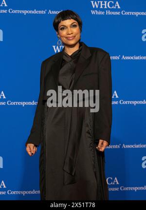 Washington, DC, 27. April 2024. Schauspielerin Rosario Dawson kommt am Samstag, den 27. April 2024 in Washington, DC, zum Abendessen der White House Correspondents Association 2024 im Washington Hilton Hotel. Credit: Ron Sachs/CNP/dpa/Alamy Live News Stockfoto