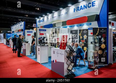 Wilayah Persekutuan, Malaysia. Mai 2024. Besucher werden während der Defence Services Asia Exhibition and Conference (DSA) in Kuala Lumpur an den Ständen des France Pavillons beobachtet. Die 18. DSA/NATSEC ASIA 2024 findet vom 6. Bis 9. Mai 2024 mit mehr als 1500 Ausstellern aus 45 Ländern statt. Quelle: SOPA Images Limited/Alamy Live News Stockfoto