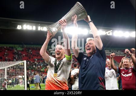 Aktenfoto vom 06/23 von David Moyes (rechts), der die Rolle des West Ham-Managers „durch gegenseitige Zustimmung“ am Ende der Saison verlassen wird, hat der Verein bekannt gegeben. Ausgabedatum: Montag, 6. Mai 2024. Stockfoto