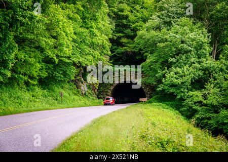 Bunches bald Tunnel am Blue Ridge Parkway in North Carolina Stockfoto