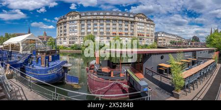 Straßburg, Frankreich - 06 28 2023: Straßburg: Blick auf die Ufer des Ill-Flusses von Fisherman's Quays Stockfoto