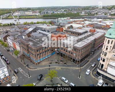 Richmond Chambers in Derry, NI, beherbergt das Housing Executive Office. Früher ein Gerichtsgebäude, dient es als Drehscheibe für Wohnungsdienste in der Gegend. Stockfoto