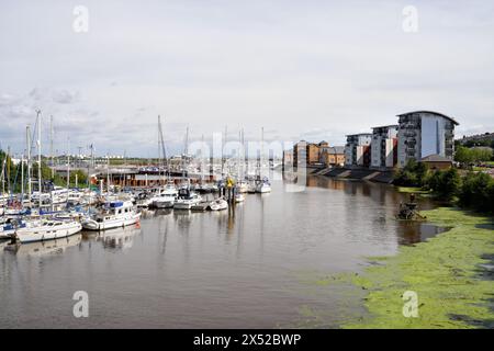 Boote vertäuten River Ely und Chandlers Quay Yachthafen, Cardiff Bay Wales Großbritannien Stockfoto