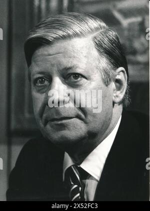 Der SPD Politiker Bundeskanzler Helmut Schmidt 1980 in Bonn --- deutscher Politiker Bundeskanzler Helmut Schmidt *** SPD-Politiker Bundeskanzler Helmut Schmidt 1980 in Bonn Bundeskanzler Helmut Schmidt Stockfoto