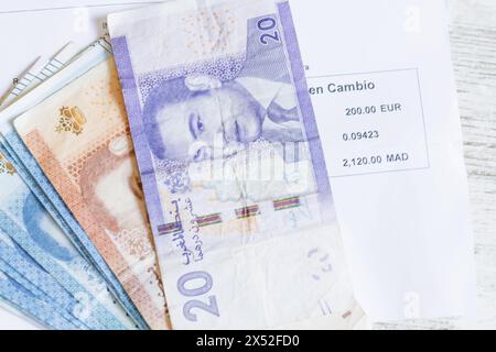 Wechselkurs zwischen Euro und marokkanischem Dirham. Stockfoto