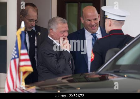 Washington, Vereinigte Staaten. April 2024. König Abdullah II. Von Jordanien reist nach einem Treffen mit dem US-Präsidenten Joe Biden im Weißen Haus in Washington, DC, am 6. Mai 2024 ab. Quelle: Chris Kleponis/CNP/dpa/Alamy Live News Stockfoto