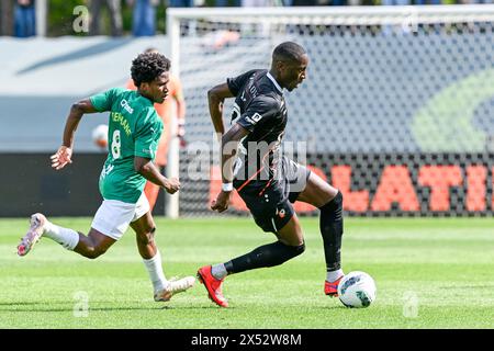 Souleymane Anne (22) von KMSK Deinze, dargestellt während eines Fußballspiels zwischen SK Lommel und KMSK Deinze in den Aufstiegsspielen Halbfinals - drittes Leg in der Challenger Pro League 2023-2024 , am Sonntag, 5 . Mai 2024 in Lommel , Belgien . FOTO SPORTPIX | Stijn Audooren Stockfoto