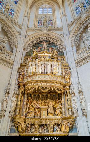 BURGOS, SPANIEN - 8. JUNI 2014: Innenraum der gotischen Kathedrale von Burgos, Kastilien und Leon, Spanien Stockfoto