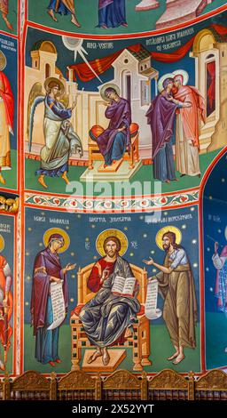 Farbenfrohe Wandmalereien in der Neuen St. George Kirche in Lipscani, Bukarest, Hauptstadt Rumäniens, Mitteleuropa Stockfoto