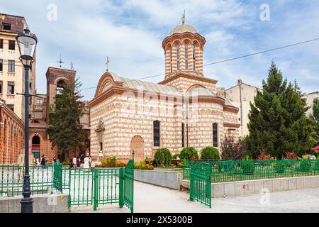 Die walachisch verputzte Fassade der Rumänisch-orthodoxen Curtea-Veche-Kirche, die älteste in Bukarest, der Hauptstadt Rumäniens, Mitteleuropa Stockfoto