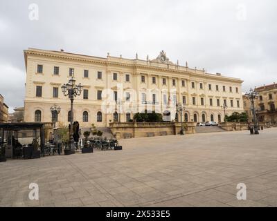 Neoklassizistischer Palazzo della Provincia, Piazza Italia, Sassari, Sardinien, Italien Stockfoto