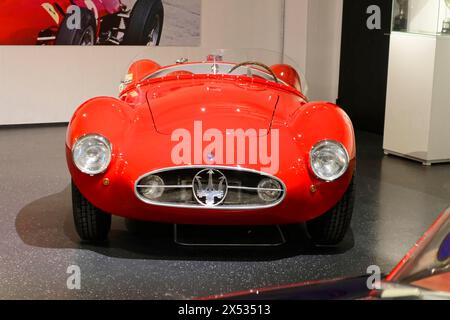 MASERATI A6GCS 53, Ein roter Maserati-Rennwagen mit sportlichem Design, ausgestellt in einer Oldtimer-Kollektion, AUTOMUSEUM PROTOTYP, Hamburg, Hansestadt Stockfoto