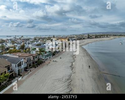 Luftaufnahme von Mission Beach in San Diego Kalifornien mit Sandstrand und Ferienwohnungen Häuser Stockfoto