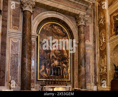 Altar des heiligen Sebastian und unter dem Altar die Überreste von Papst Johannes Paul II., die sich im Petersdom in der Vatikanstadt befinden Stockfoto