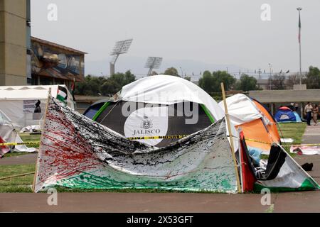 Nicht exklusiv: Studenten der Universidad Autonoma de Mexico (UNAM) streiken in einem Zeltlager, das an der Esplanade der University Re installiert ist Stockfoto