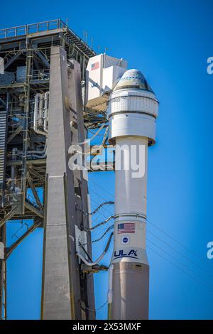 Cape Canaveral, USA. Mai 2024. Die Boeing Starliner CST-100-Rakete sitzt am 5. Mai 2024 in Cape Canaveral, Florida, vor dem Start der NASA mit Butch Wilmore und Suni Williams. (Foto: Alex G Perez/AGPfoto/SIPA USA) Credit: SIPA USA/Alamy Live News Stockfoto