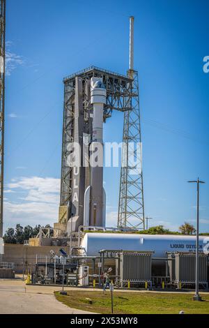 Cape Canaveral, USA. Mai 2024. Die Boeing Starliner CST-100-Rakete sitzt am 5. Mai 2024 in Cape Canaveral, Florida, vor dem Start der NASA mit Butch Wilmore und Suni Williams. (Foto: Alex G Perez/AGPfoto/SIPA USA) Credit: SIPA USA/Alamy Live News Stockfoto