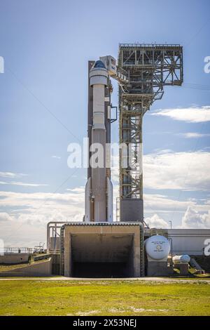 Cape Canaveral, USA. Mai 2024. Die Boeing Starliner CST-100-Rakete sitzt am 5. Mai 2024 in Cape Canaveral, Florida, vor dem Start der NASA mit Butch Wilmore und Suni Williams. (Foto: Alex G Perez/AGPfoto/SIPA USA) Credit: SIPA USA/Alamy Live News Stockfoto