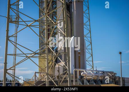 Cape Canaveral, USA. Mai 2024. Die Boeing Starliner CST-100-Rakete sitzt am 5. Mai 2024 in Cape Canaveral, Florida, vor dem Start der NASA mit Butch Wilmore und Suni Williams. (Foto: Alex G Perez/AGPfoto/SIPA USA) Credit: SIPA USA/Alamy Live News Stockfoto