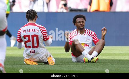Leipzig, Deutschland. April 2024. firo: 27.04.2024, Fußball, 1.Liga, 1.Bundesliga, Saison 2023/2024, RB, Red Bull Leipzig - BVB, Borussia Dortmund Jubilation Lois OPENDA, Leipzig rechts auf 1:1 mit SIMONS/dpa/Alamy Live News Stockfoto
