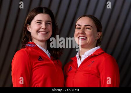 Team GB’s Andrea Spendolini-Sirieix (links) zusammen mit ihrem Tauchpartner Lois Toulson während des Team GB Paris 2024 Synchronisation des Tauchteams im Queen Elizabeth Olympic Park in London. Bilddatum: Dienstag, 7. Mai 2024. Stockfoto