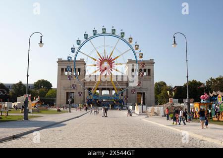 Geografie / Reisen, Deutschland, Bayern, München, Place Royal, Propyläen, Riesenrad, ADDITIONAL-RIGHTS-CLEARANCE-INFO-NOT-AVAILABLE Stockfoto