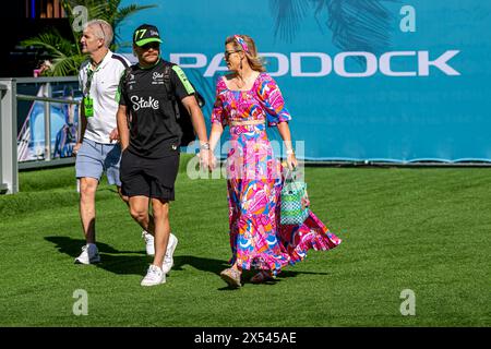 MIAMI, FLORIDA - 04. MAI: Zhou Guanyu, Stake F1 Team C43 während der Qualifikation vor dem F1 Grand Prix von Miami am Miami International Autodrome am 4. Mai 2024 in Miami, Florida. (Foto: Michael Potts/BSR Agency) Credit: BSR Agency/Alamy Live News Stockfoto