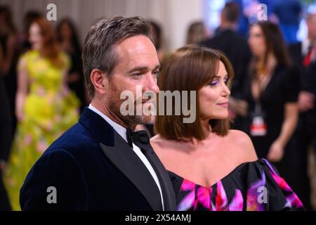 New York, USA. 6. Mai 2024. Matthew Macfadyen und Keeley Hawes, die an der Benefiz Gala 2024 des Metropolitan Museum of Art Costume Institute in New York, USA teilnehmen Stockfoto