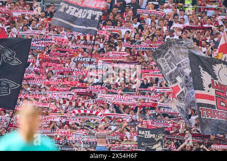 Stuttgart, Deutschland. Mai 2024. VFB Fans im Spiel VFB STUTTGART - FC BAYERN MÜNCHEN 3-1 am 4. Mai 2024 in Stuttgart. Saison 2023/2024, 1.Bundesliga, Spieltag 32, 32.Spieltag, München, München Fotograf: ddp-Bilder/STAR-Bilder - DFL-VORSCHRIFTEN VERBIETEN JEDE VERWENDUNG VON FOTOGRAFIEN als BILDSEQUENZEN und/oder QUASI-VIDEO - Credit: ddp Media GmbH/Alamy Live News Stockfoto