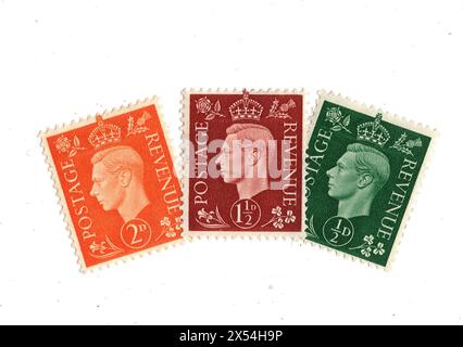 Eine Montage von Briefmarken von König George VI. Aus Großbritannien auf weißem Hintergrund. Stockfoto