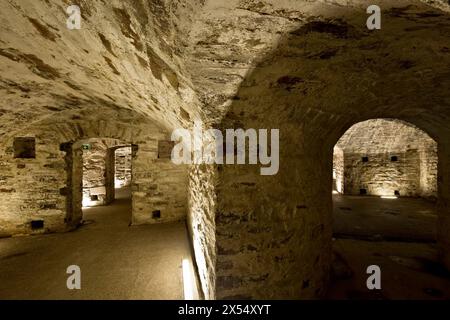 Forte Tenna: Innenräume, die als Lager genutzt werden. Tenna, Valsugana, Trentino, Italien. Stockfoto