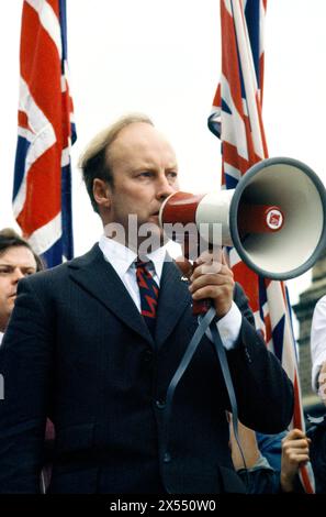 John Tyndall, der Führer der Nationalen Front, einer rechtsradikalen Partei, sprach bei einer Kundgebung vor der sogenannten Schlacht von Lewisham. New Cross, South London, England 13. August 1977. 1970er Jahre Großbritannien. HOMER SYKES. Stockfoto