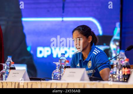 Harmanpreet Kaur, Kapitän des Frauenteams von Indien, wurde während einer Pressekonferenz im Pan Pacific Sonargaon in Dhaka gesehen. Die ICC Frauen T20 World Cup 2024 ist die neunte Ausgabe des ICC Frauen T20 World Cup Turniers. Der Veranstaltungsort ist vom 3. Bis 20. Oktober 2024 in Bangladesch. Australien ist der Titelverteidiger, der Südafrika im Finale der vorherigen Ausgabe besiegt hat. (Foto: Sazzad Hossain / SOPA Images/SIPA USA) Stockfoto