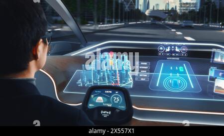 Futuristisches Konzept: Eleganter Geschäftsmann, der den Standort in einer interaktiven 3D-Navigations-App auf einem Augmented Reality Dashboard festlegt, während er in einem autonomen, emissionsfreien Elektroauto sitzt. Stockfoto