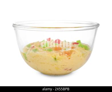 Roher Teig mit kandierten Früchten in der Schüssel isoliert auf weiß Stockfoto