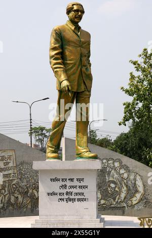 Dhaka, Dhaka, Bangladesch. Mai 2024. Statue des Vaters der Nation Bangabandhu Scheich Mujibur Rahman in Bijoy Sarani in Dhaka. (Kreditbild: © Syed Mahabubul Kader/ZUMA Press Wire) NUR REDAKTIONELLE VERWENDUNG! Nicht für kommerzielle ZWECKE! Stockfoto